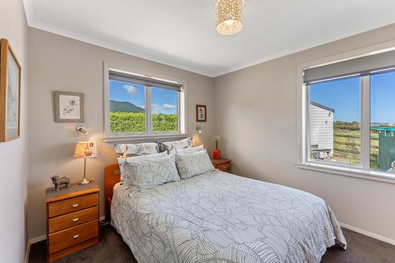 Photo of property in 3 Sutton Road, Te Horo, Otaki, 5582