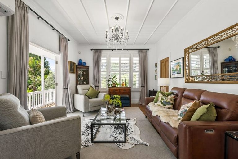 Photo of property in 1/12a Moore Street, Hillcrest, Auckland, 0627