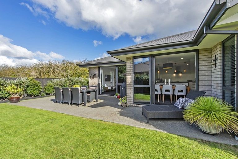 Photo of property in 17 Old Red Barn Road, Halswell, Christchurch, 8025