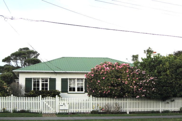 Photo of property in 5 Marsden Avenue, Karori, Wellington, 6012