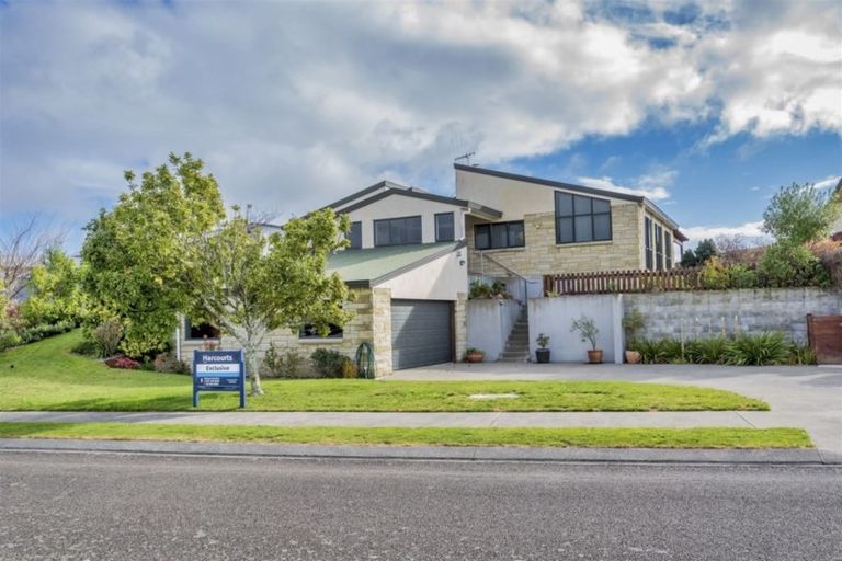 Photo of property in 11 Claremont Rise, Levin, 5510