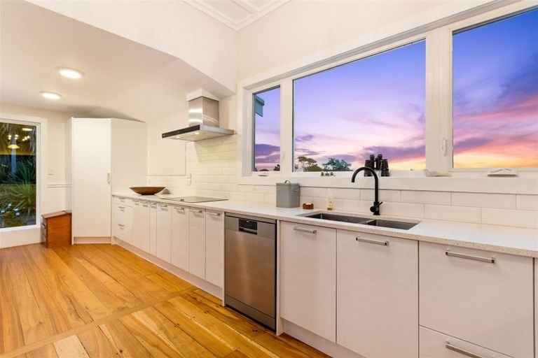 Photo of property in 176 Wishart Road, Helensville, 0875