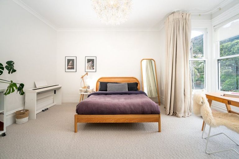 Photo of property in 18 Austin Street, Mount Victoria, Wellington, 6011