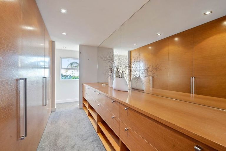 Photo of property in 23 Ocean View Road, Milford, Auckland, 0620
