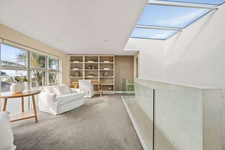 Photo of property in 23 Ocean View Road, Milford, Auckland, 0620