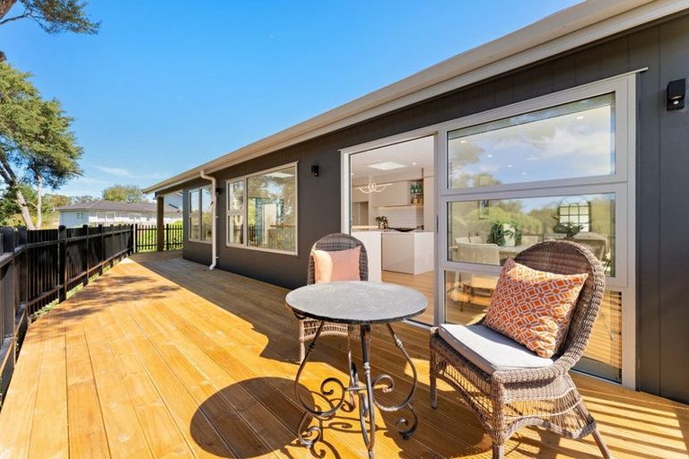 Photo of property in 45 Chamberlain Road, Massey, Auckland, 0614