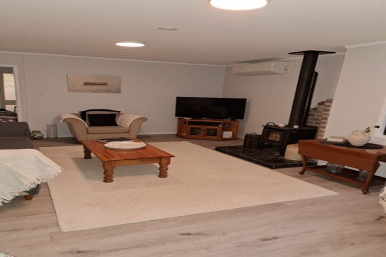 Photo of property in 1/64 Carlisle Road, Browns Bay, Auckland, 0630