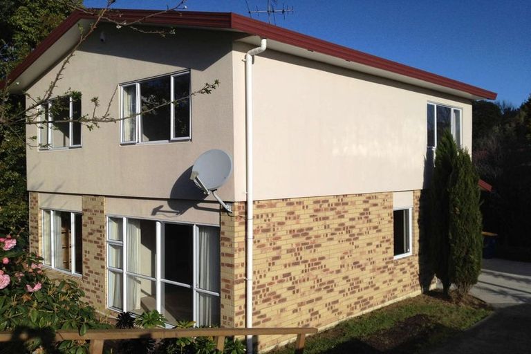 Photo of property in 1/18 Peach Road, Glenfield, Auckland, 0629