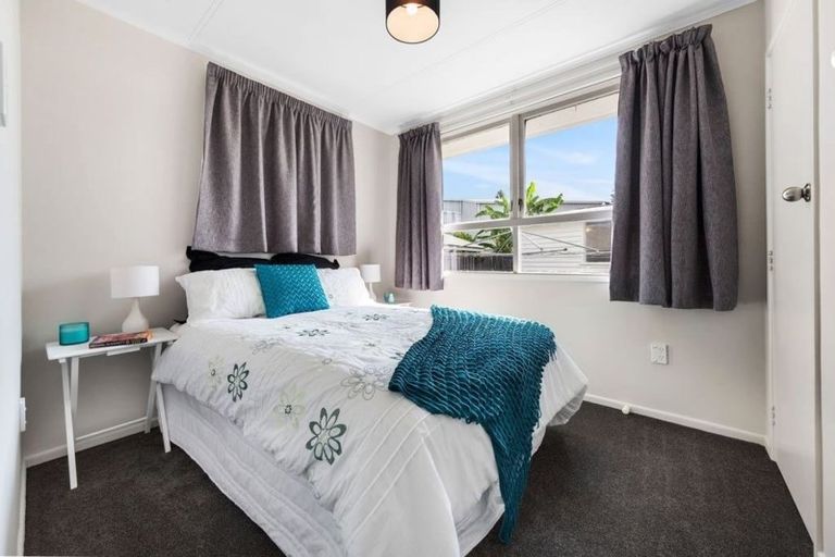 Photo of property in 8 Blake Road, Mangere East, Auckland, 2024