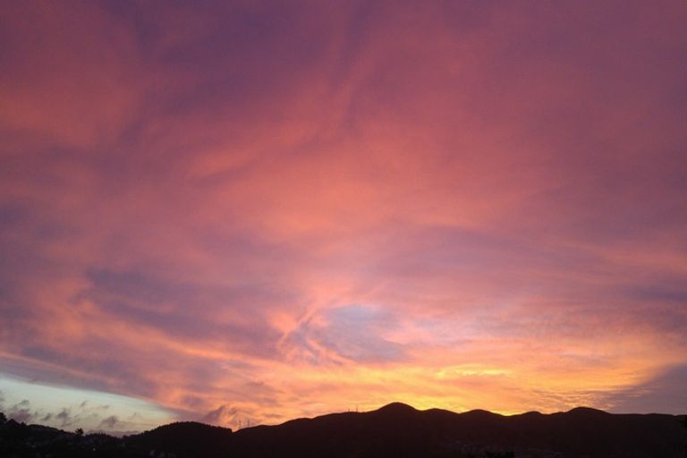 Photo of property in 24 Dominica Crescent, Grenada Village, Wellington, 6037