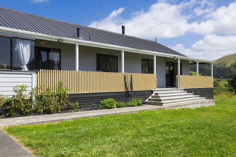 Photo of property in 55 Harrington Road, Muriwai, Gisborne, 4072