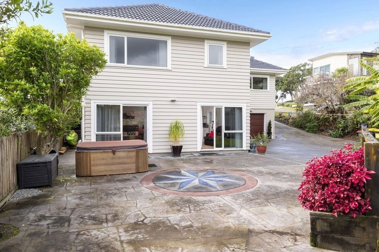 Photo of property in 172 Mellons Bay Road, Mellons Bay, Auckland, 2014