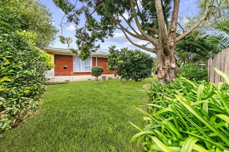 Photo of property in 2/36 Blacklock Avenue, Henderson, Auckland, 0612