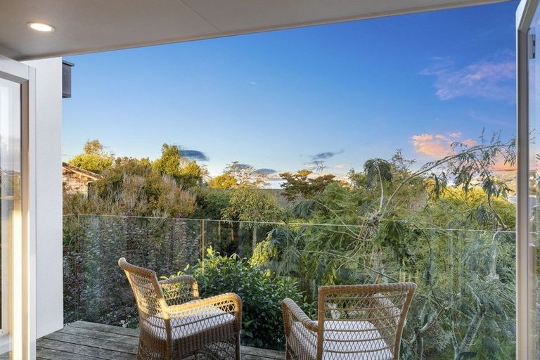 Photo of property in 86 Marine Parade, Mellons Bay, Auckland, 2014