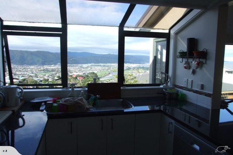 Photo of property in 11 Eastview Grove, Normandale, Lower Hutt, 5010
