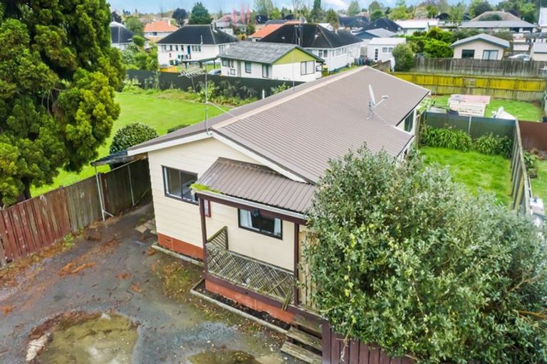 Photo of property in 18a Douglas Crescent, Fairfield, Hamilton, 3214