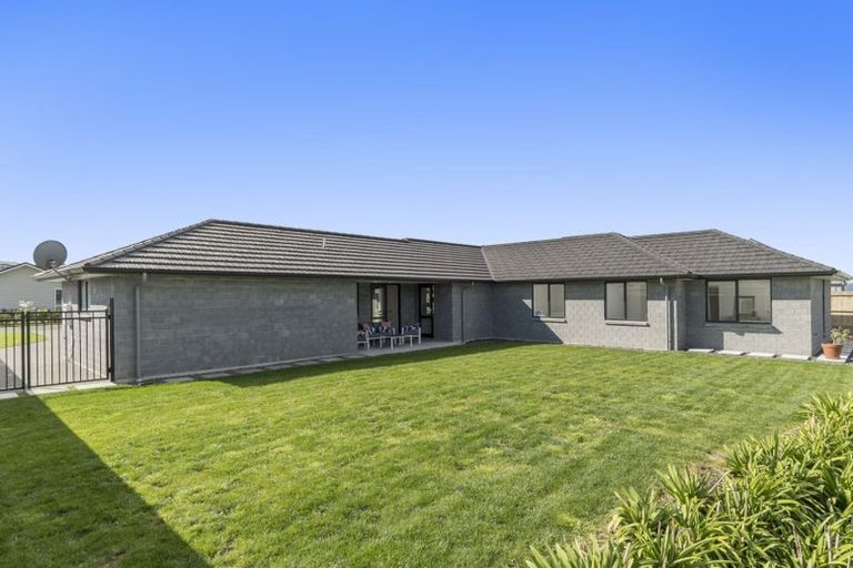 Photo of property in 15 Greystone Place, Omokoroa, 3114