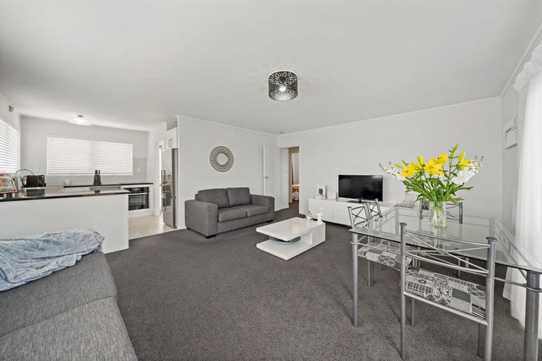 Photo of property in 1/539 Pakuranga Road, Howick, Auckland, 2010