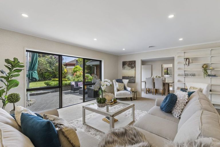 Photo of property in 17 Channing Crescent, Botany Downs, Auckland, 2010