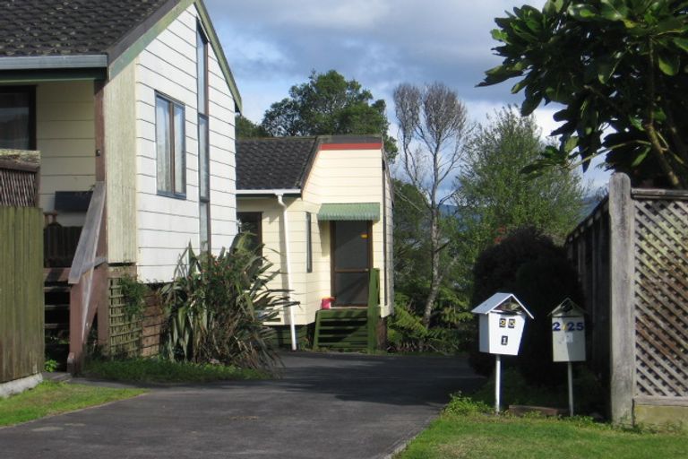 Photo of property in 1/25 Taioma Crescent, Te Atatu Peninsula, Auckland, 0610