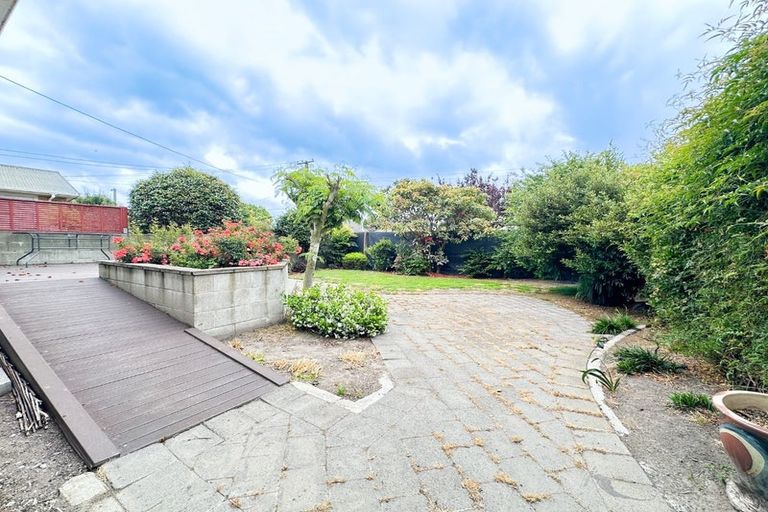 Photo of property in 68 Daniels Road, Redwood, Christchurch, 8051