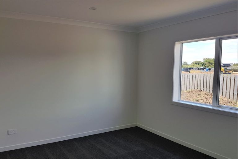 Photo of property in 41 Kaurinui Crescent, One Tree Point, 0118
