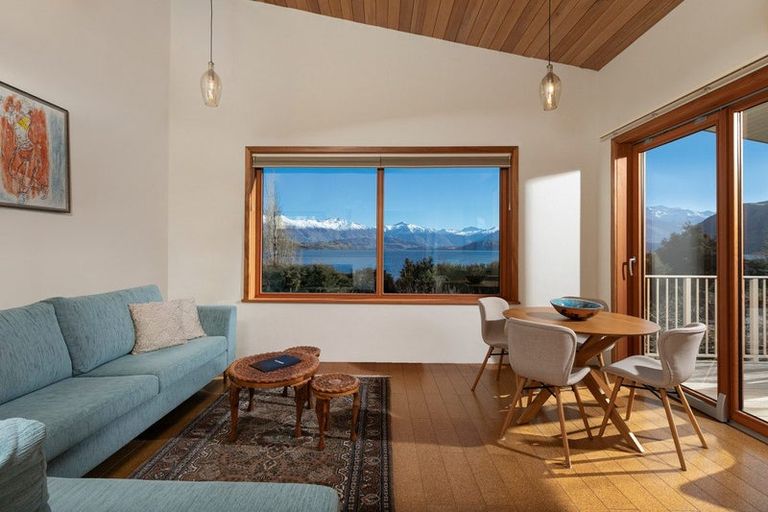 Photo of property in 337 Beacon Point Road, Wanaka, 9305