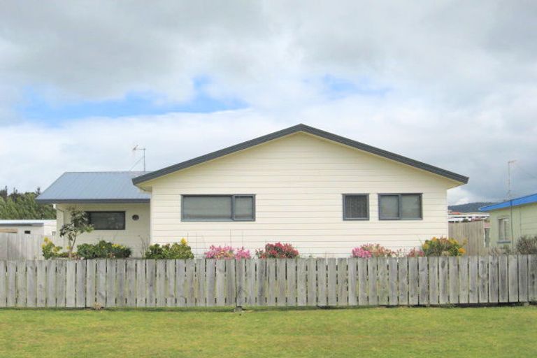 Photo of property in 209 Tui Road, Whangamata, 3620