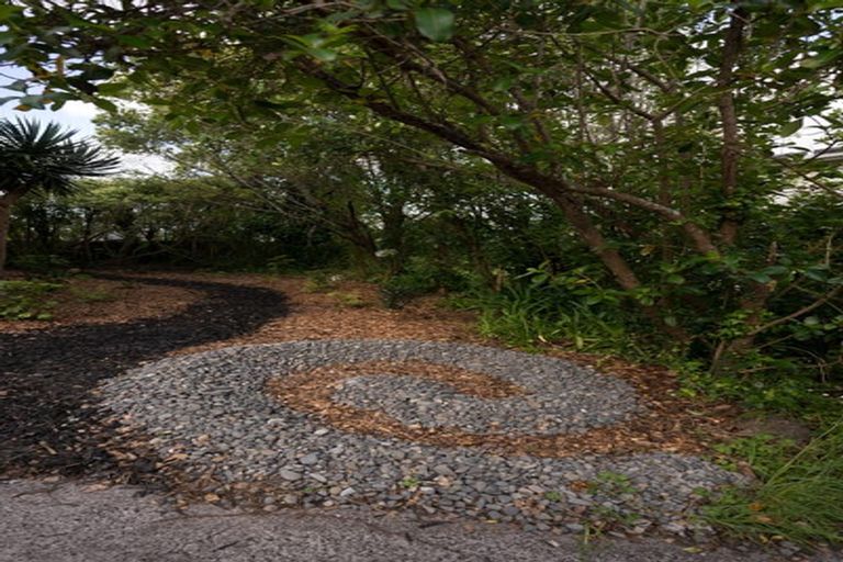 Photo of property in 2/15b Nandana Drive, Glen Eden, Auckland, 0602