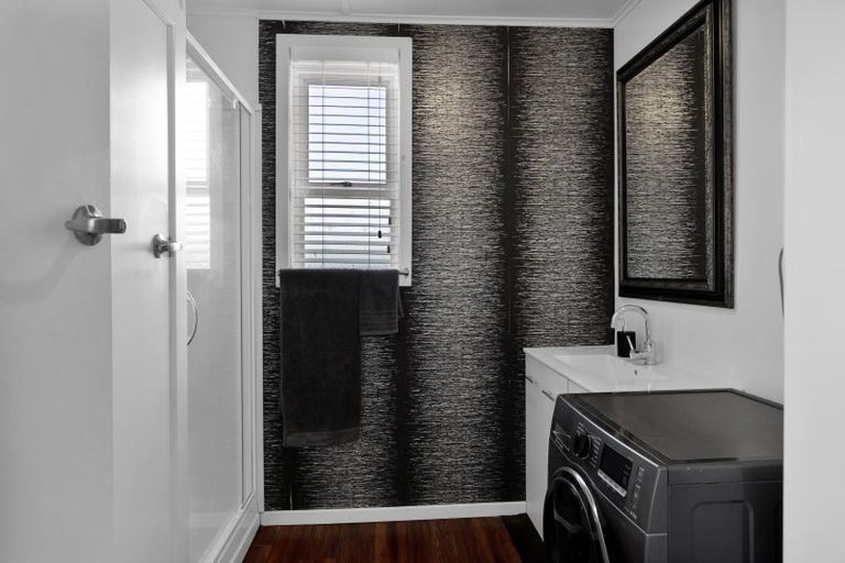 Photo of property in 13 Collins Street, Hawera, 4610