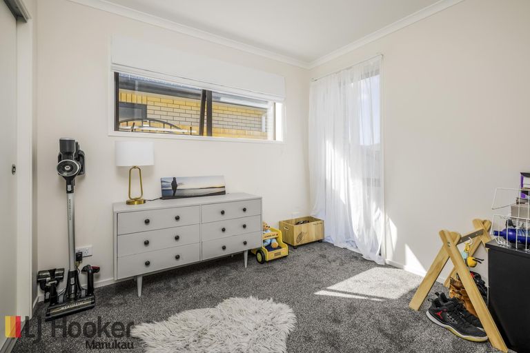 Photo of property in 15 Farmland Road, Papakura, 2110