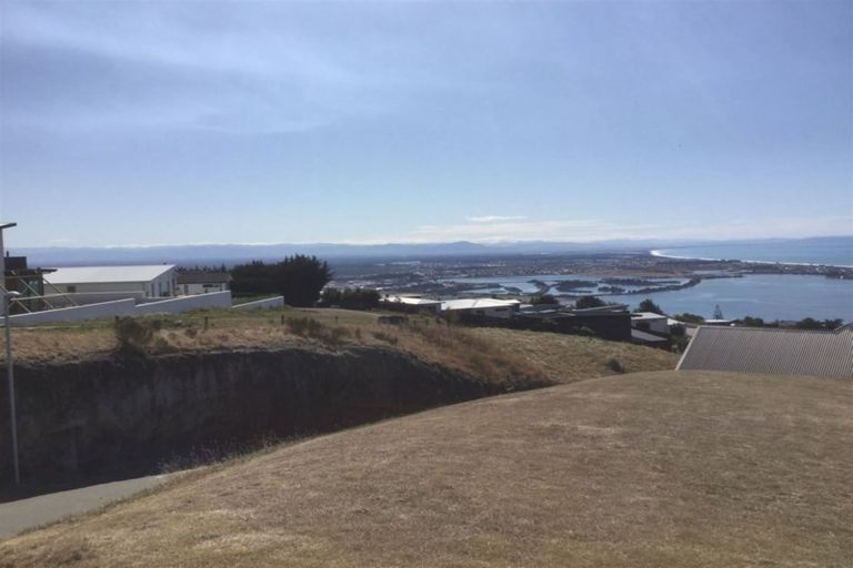 Photo of property in 4 Bluewater View, Mount Pleasant, Christchurch, 8081