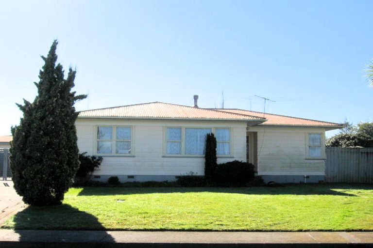 Photo of property in 114 Cargill Street, Papakura, 2110