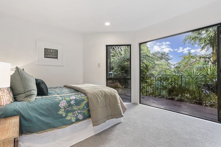 Photo of property in 64 Scenic Drive, Titirangi, Auckland, 0604