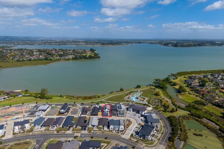 Photo of property in 121 Waituarua Drive, Takanini, Auckland, 2112