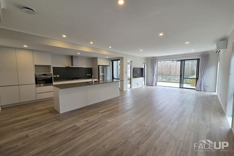 Photo of property in 16 Chaffinch Road, Hobsonville, Auckland, 0616