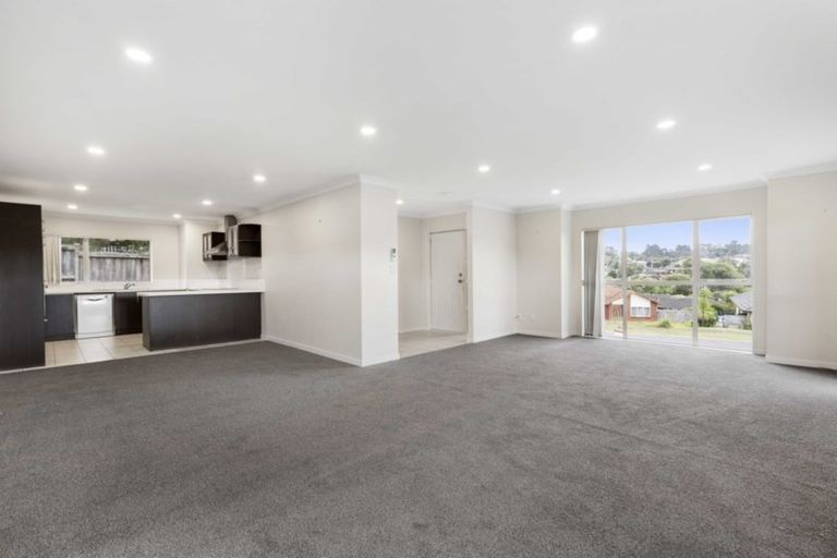 Photo of property in 4 Guinness Place, Massey, Auckland, 0614