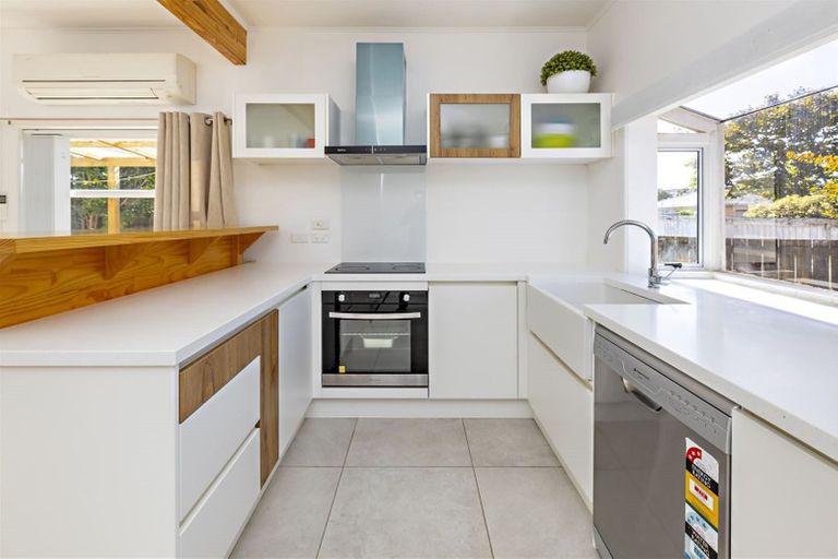 Photo of property in 2/15 Hill Road, Papatoetoe, Auckland, 2025