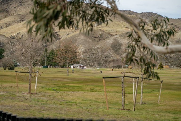 Photo of property in 37 Wallis Drive, Cromwell, 9310