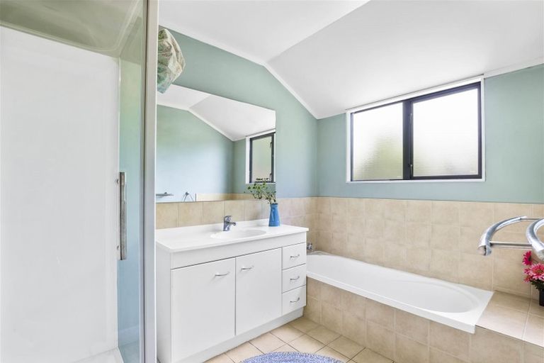 Photo of property in 17 Aldona Place, Fairview Downs, Hamilton, 3214