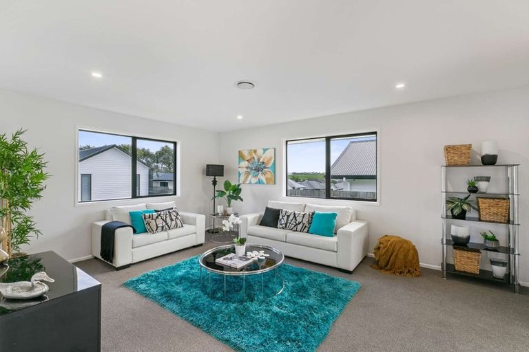 Photo of property in 2 Evan Tasman Lane, Waiuku, 2123