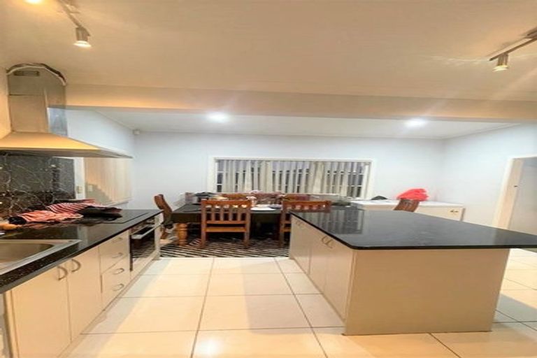 Photo of property in 10 Pah Road, Papatoetoe, Auckland, 2025