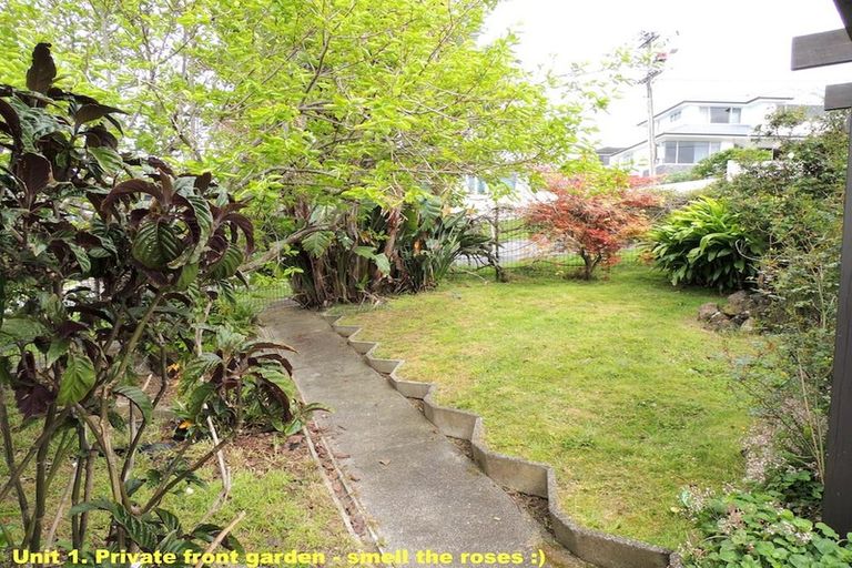 Photo of property in 9 Seaview Road, Castor Bay, Auckland, 0620