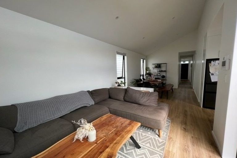 Photo of property in 17 Matakohe Road, Westgate, Auckland, 0814