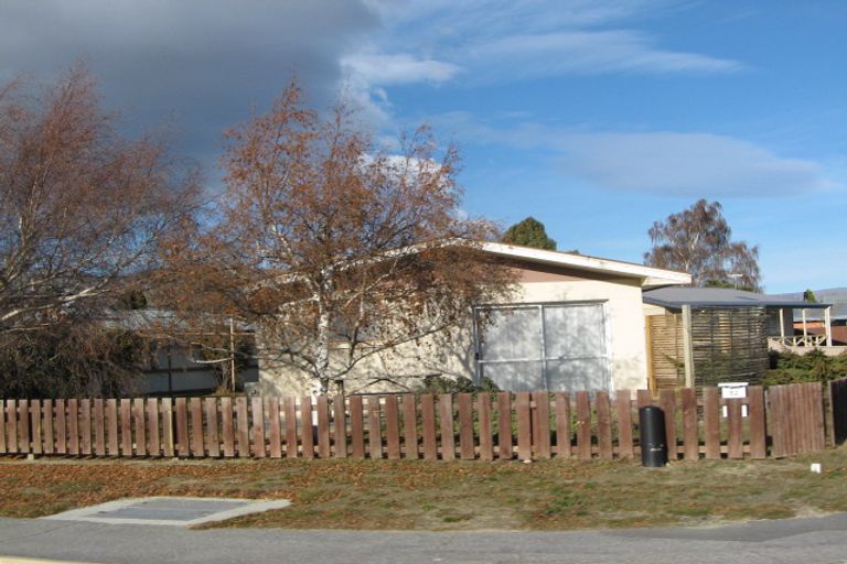 Photo of property in 82 Molyneux Avenue, Cromwell, 9310