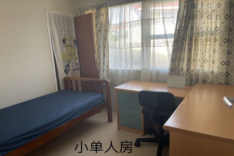 Photo of property in 76 Bruce Road, Glenfield, Auckland, 0629