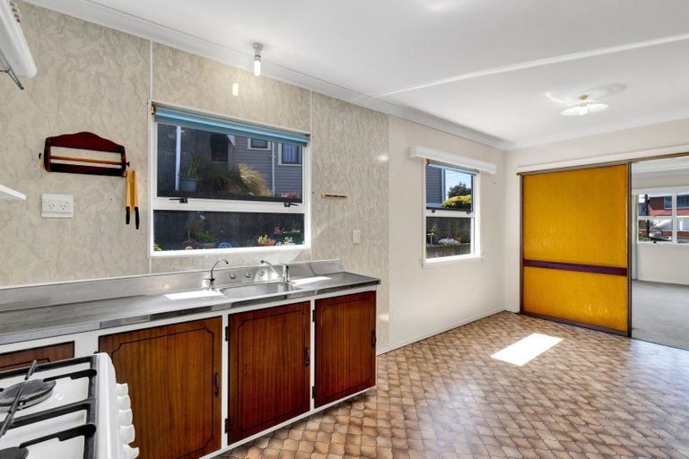 Photo of property in 3 Rospeath Crescent, Spotswood, New Plymouth, 4310