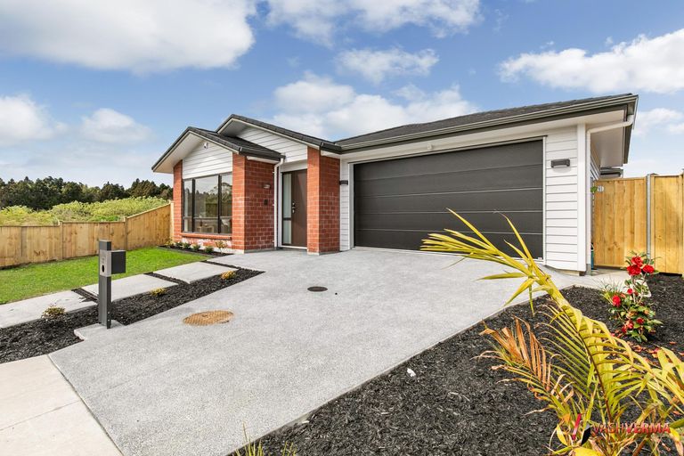 Photo of property in 22 Rauaruhe Road, Karaka, Papakura, 2113