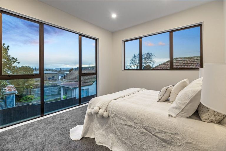 Photo of property in 12a Range View Road, Mount Albert, Auckland, 1025