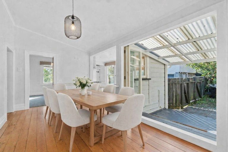 Photo of property in 40 Candia Road, Swanson, Auckland, 0614
